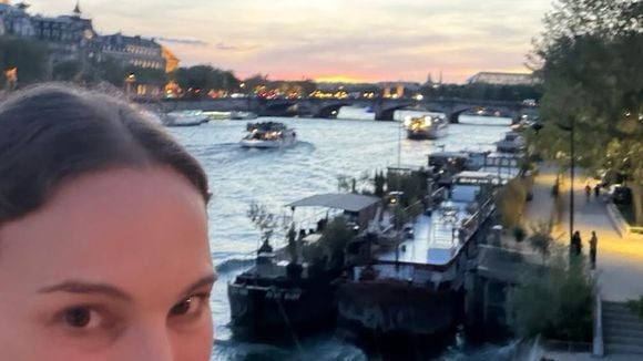 A quoi ressemble la vie de Natalie Portman à Paris ? L'actrice, qui attend un enfant avec un musicien français, partage des photos