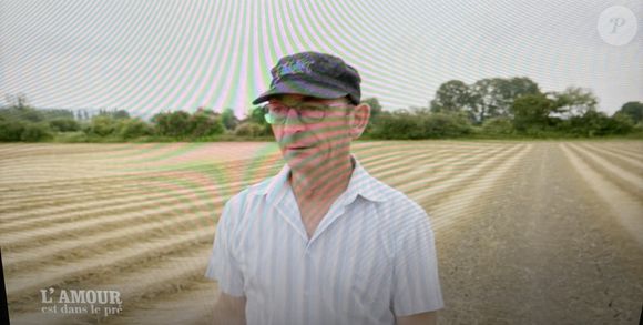 "soit de rupture d'anévrisme soit d'une crise cardiaque foudroyante". 

Yannick, nouvel agriculteur de "L'amour est dans le pré"