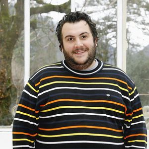 Révélé dans "Mon incroyable fiancé", Laurent Ournac avait alors une corpulence qui avait marqué les téléspectateurs.

Laurent Ournac pose lors du 9e Festival international du film de télévision de Luchon, à Luchon, dans les Pyrénées françaises, le 8 février 2007. Photo : Patrick Bernard/ABACAPRESS.COM