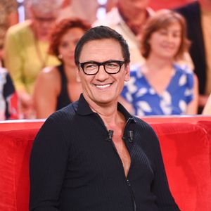 Désormais, Léah vit au Canada tandis que Lino et Dean vivaient encore à Bruxelles avec leur mère lorsque le chanteur évoquait leur organisation familiale en 2024.

Dany Brillant - Enregistrement de l'émission "Vivement dimanche spécial Céline Dion" au studio Rive gauche, présentée par Michel Drucker. Diffusion sur France 3 le 06/09/2026. © Guillaume Gaffiot/Bestimage