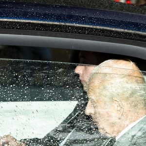 Le roi Charles arrive à Clarence House, à Londres, Royaume-Uni, le 10 septembre 2025. Buckingham Palace a confirmé que le roi avait pris un thé privé avec son fils, le duc de Sussex, lors d'une visite de la résidence royale qui a duré environ 50 minutes. © The Sun/News Licensing/ABACA