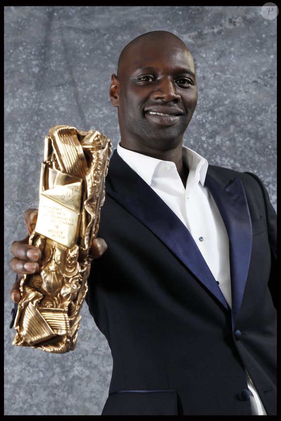 Omar Sy, César du meilleur acteur pour "Intouchables", à Paris, le 24 février 2012. OLIVIER BORDE / BESTIMAGE / REMERCIEMENTS A L'ACADEMIE DES CESAR ET A GREGORY CAULIER.