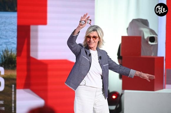 Elle résume aujourd'hui ses sentiments par "de l'amour et de la peine".

Chantal Ladesou lors de l'enregistrement de l'émission Vivement dimanche au studio Rive gauche, présentée par M.Drucker et diffusée le 4 octobre sur France 3, à Paris, France, le 30 septembre 2026. © Guillaume Gaffiot/Bestimage