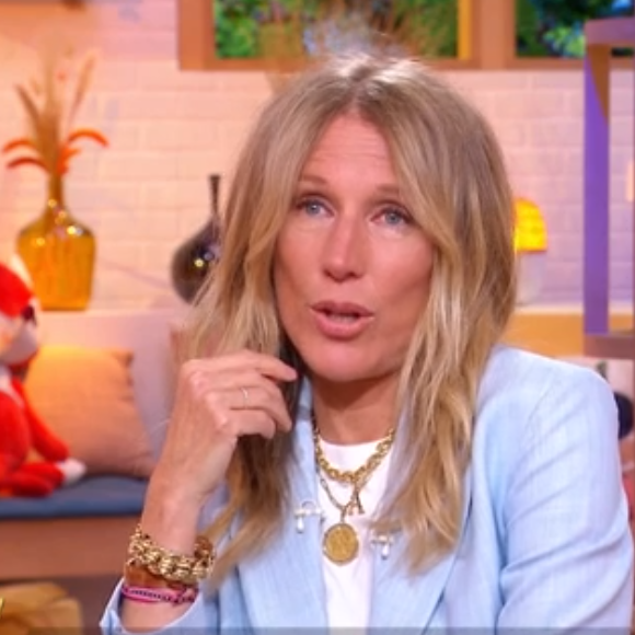 Agathe Lecaron surprise par son mari pour sa dernière dans "Les Maternelles"