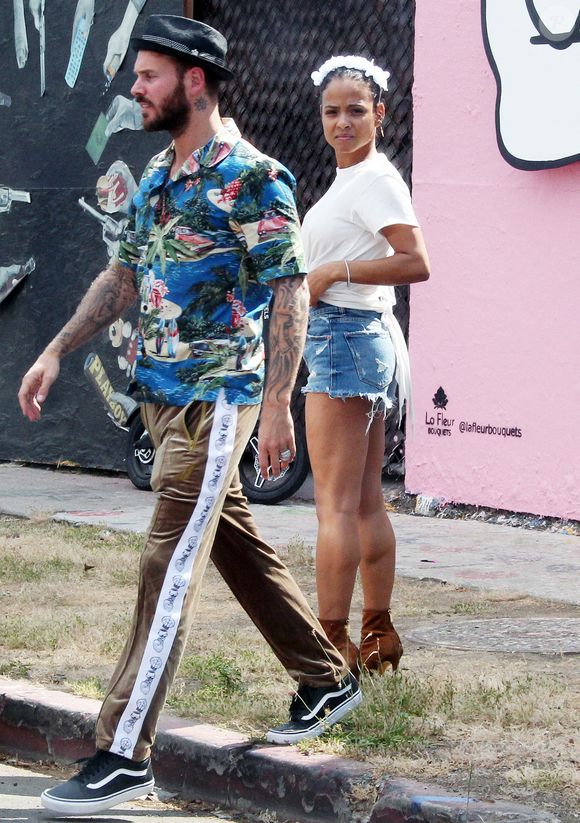 "Il a vraiment géré", raconte Christina Milian…

Christina Milian et Matt Pokora devant une fresque murale de L.A. à Los Angeles, CA, USA, le 11 mai 2019. Photo by Splash News.com/Abacapress.com