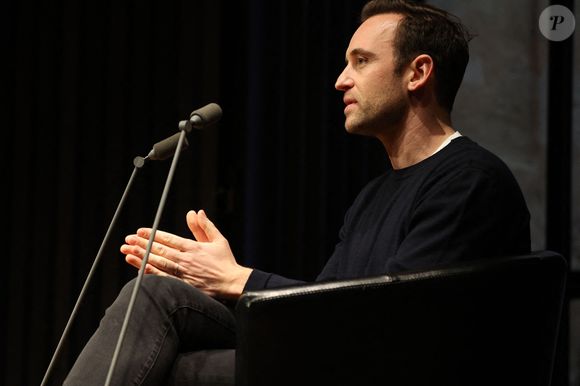 Exclusif - Joël Dicker échange avec ses lecteurs à l'occasion de la sortie de son livre Animal Sauvage au centre de conférence "La Station Ausone - Librairie Mollat" à Bordeaux, le 29 février 2024.
© Jean-Marc Lhomer / Bestimage