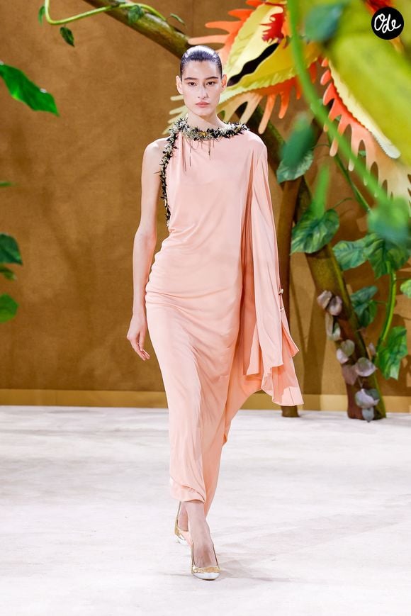 Chanel vous invite dans un univers magique et audacieux pour sa collection Haute Couture Automne/Hiver 2026-2027.

Défilé de mode Chanel Collection Haute Couture Automne/Hiver 2026-2027 lors de la Fashion Week de Paris (PFW) au Grand Palais, à Paris, France, le 7 juillet 2026. © Bestimage