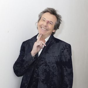 Exclusif - Jean-Luc Reichmann, en backstage de l’émission « TPMP » La dernière sur C8,  présentée par C.Hanouna et diffusée en direct sur C8, Paris, France, le 27 fevrier 2025. © Jack Tribeca / Bestimage