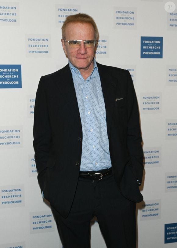 Christophe Lambert - Gala caritatif des "Stéthos d'Or" qui récompensent les artistes qui contribuent au bien-être de tous, organisé par la Fondation pour la Recherche en Physiologie au George V à Paris, le 27 mars 2023. © Coadic Guirec-Rachid Bellak/Bestimage