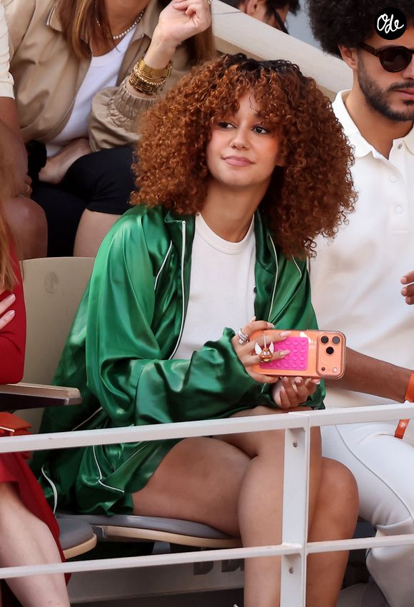 Lena Mahfouf - Célébrités dans les tribunes de la finale masculine des Internationaux de France de tennis de Roland-Garros 2026, le 7 juin 2026. © Jacovides-Moreau/Bestimage