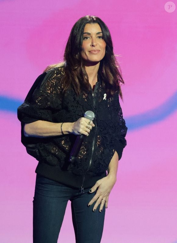 Jenifer Bartoli à l'enregistrement du concert "Nos voix pour toutes", au profit de La fondation des femmes, à l'Adidas Arena à Paris, diffusée le 11 décembre sur TMC
© Coadic Guirec-Cyril Moreau / Bestimage