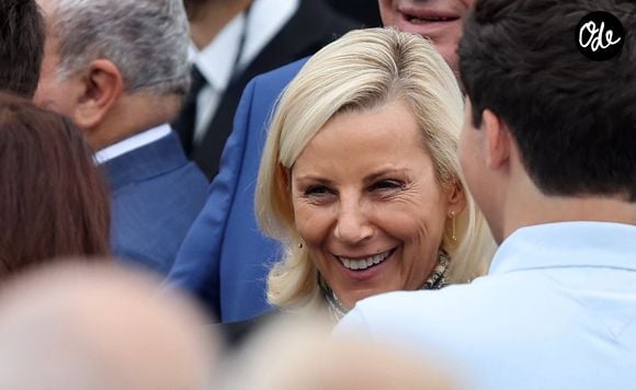 Laurence Ferrari - Les célébrités lors de la grande messe du pape Leon XIV sur la place de la Concorde à Paris, le 26 septembre 2026. Entre l’avenue des Champs-Elysées et la place de la Concorde, 700.000 fidèles et curieux, venus des quatre coins du globe, se sont rassemblés pour participer à la messe célébrée par le Saint Père. Le voyage apostolique, du 25 au 28 septembre 2026, se poursuivra à Lourdes et Metz. © Jacovides / Moreau / Bestimage