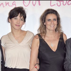 Il a réuni 3,6 millions de spectateurs. 
Alexandre Astier, Sophie Marceau, la réalisatrice Lisa Azuelos et Françoise Fabian - Première du film "Lol" au cinéma Gaumont Marignan à Paris. Coadic Guirec / Bestimage