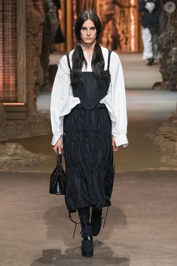 Défilé de la collection prêt-à-porter Dior printemps été 2023 lors de la Fashion Week de Paris. M.Grazia Chiuri (directrice artistique de Dior) apparaît sur le podium à la fin du défilé. Le 27 septembre 2022.