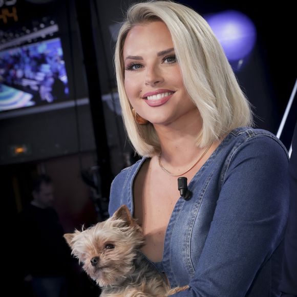 Exclusif - Kelly Vedovelli - Sur le plateau de l'émission TPMP (Touche Pas à Mon Poste) présentée en direct par C.Hanouna et diffusée sur C8 - Paris - © Jack Tribeca / Bestimage