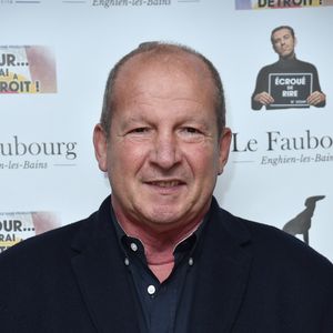Rolland Curbis est décédé le 12 janvier dernier.

Rolland Courbis - Générale de la pièce de théâtre "Un Jour J'irai à Détroit !" au théâtre du Gymnase Marie Bell à Paris, France. © Giancarlo Gorassini/Bestimage
