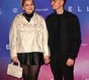 Composé de fleurs aux nuances de blanc et de bleu pâle, son bouquet de mariée mêlait plusieurs variétés particulièrement élégantes. 

Louane et son compagnon Florian Rossi  - Avant Première de " Belle " film animé japonais au Grand Rex à Paris le 6 décembre 2021 . © Veeren / Bestimage