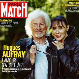 Hugues Aufray et sa femme Murielle en couverture de "Paris Match", numéro du 16 octobre 2025.