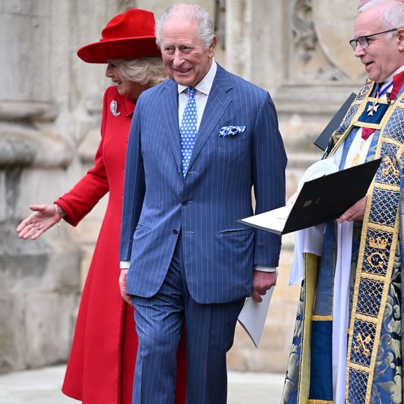 Contexte tendu : le prince Andrew vient d'être arrêté à Sandringham, et le groupe antimonarchiste Republic manifestait devant l'abbaye.

Le roi Charles (Charles III d'Angleterre) et la reine Camilla (Camilla Parker Bowles, reine consort d'Angleterre) quittent la cérémonie annuelle de célébration du Jour du Commonwealth à l'abbaye de Westminster, à Londres. Backgrid UK/ Bestimage


Sur la photo : King Charles (Le roi Charles III d'Angleterre) - Queen Camilla (Camilla Parker Bowles, reine consort d'Angleterre)