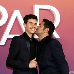 Jamel Debbouze et son fils Léon - Photocall des lauréats (press room) lors de la 49ème édition de la cérémonie des César à l’Olympia à Paris le 23 février 2024

© Dominique Jacovides / Olivier Borde / Bestimage