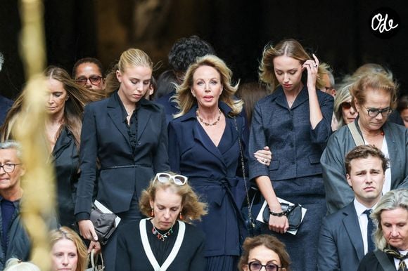 Camilla de Bourbon des Deux-Siciles , ses filles, la princesse Maria Carolina de Bourbon des Deux-Siciles et Maria Chiara de Bourbon des Deux-Siciles - Sortie des obsèques de Mathilde Favier en l'église Saint-Sulpice à Paris le 31 aout 2026. © Dominique Jacovides-Cyril Moreau/Bestimage
