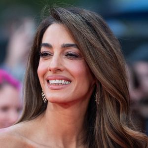 Amal Clooney assiste à la première de "Jay Kelly" dans le cadre du BFI London Film Festival à Londres, Angleterre, le 10 octobre 2025. Photo par Aurore Marechal/ABACAPRESS.COM