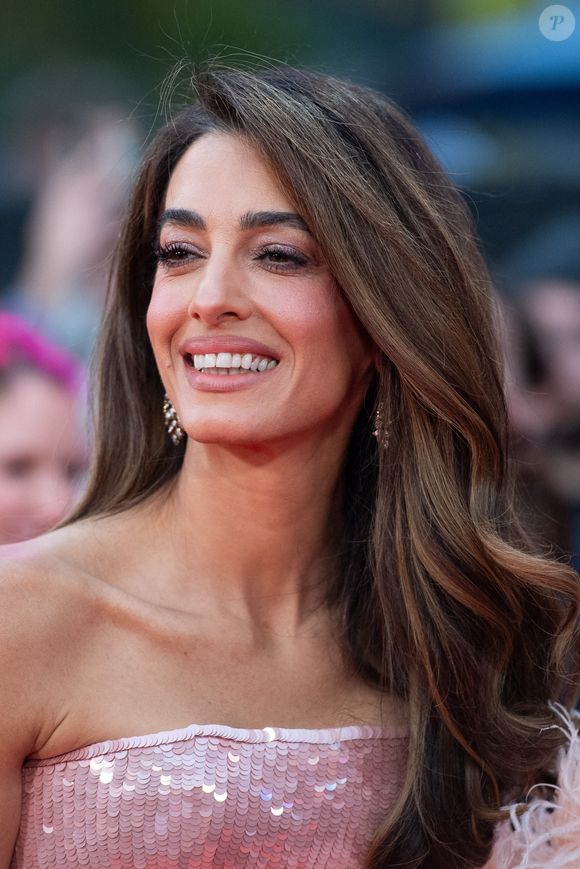 Amal Clooney assiste à la première de "Jay Kelly" dans le cadre du BFI London Film Festival à Londres, Angleterre, le 10 octobre 2025. Photo par Aurore Marechal/ABACAPRESS.COM