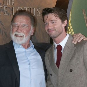 S'il n'a pas décidé de se lancer en politique, Patrick Schwarzenegger trace brillamment sa voie dans l'industrie du 7ème art comme son illustre paternel !

11 février 2025, Los Angeles, Ca, USA - Arnold Schwarzenegger, Patrick Schwarzenegger à la première de la saison 3 de White Lotus aux Paramount Studios le 10 février 2025 à Los Angeles, CA (Credit Image : © Kay Blake/ZUMA Press Wire)