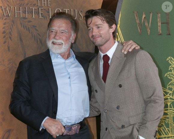 S'il n'a pas décidé de se lancer en politique, Patrick Schwarzenegger trace brillamment sa voie dans l'industrie du 7ème art comme son illustre paternel !

11 février 2025, Los Angeles, Ca, USA - Arnold Schwarzenegger, Patrick Schwarzenegger à la première de la saison 3 de White Lotus aux Paramount Studios le 10 février 2025 à Los Angeles, CA (Credit Image : © Kay Blake/ZUMA Press Wire)