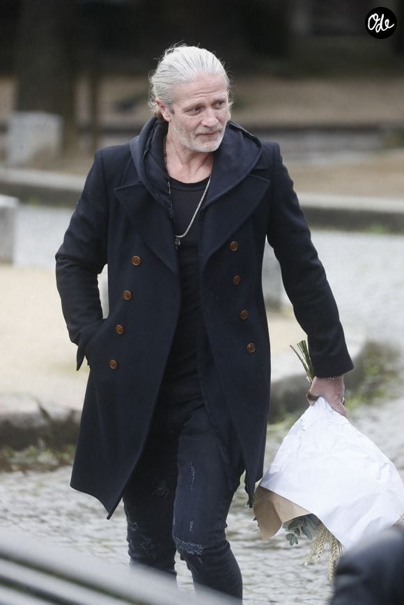 Emmanuel Petit - Obsèques de Jérôme Le Fauconnier au cimetière du Père Lachaise à Paris, le 10 octobre 2024. Le journaliste de "L'Equipe" est décédé dans la nuit du 3 au 4 octobre 2024 à l'âge de 57 ans, des suites de la maladie de Charcot.  
© Christophe Clovis / Bestimage