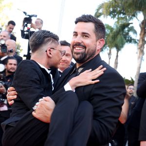 Artus et un des acteurs du film "Un p'tit truc en plus" - Montée des marches du film « Le comte de Monte-Cristo » lors du 77ème Festival International du Film de Cannes, au Palais des Festivals à Cannes. Le 22 mai 2024
© Jacovides-Moreau / Bestimage