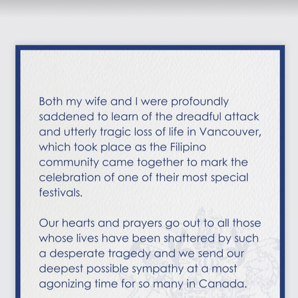 Le roi Charles III et la reine Camilla ont tenu à publier des condoléances publiques. 

Message du roi Charles III et de la reine Camilla après l'attaque à la voiture-bélier de Vancouver. Capture Instagram The Royal Family