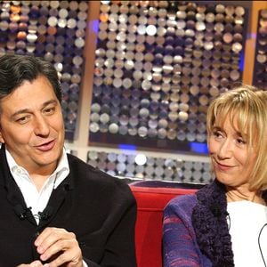 Christian Clavier et Marie-Anne Chazel lors de l'enregistrement de l'émission de Michel Drucker "Vivement Dimanche" à Paris, France, le 20/02/2002. Crédit Jean-Jacques Datchary/Abaca