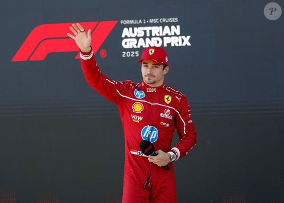 "Laissez les gens tranquilles. Vous ne les connaissez pas", a plaidé l’influenceuse sur TikTok, pointant du doigt les dérives des fans trop impliqués.

Charles Leclerc - Podium du Grand Prix de Formule 1 (F1) d'Autriche du 27 au 29 juin 2025  @DPPI / PsnewZ / Bestimage