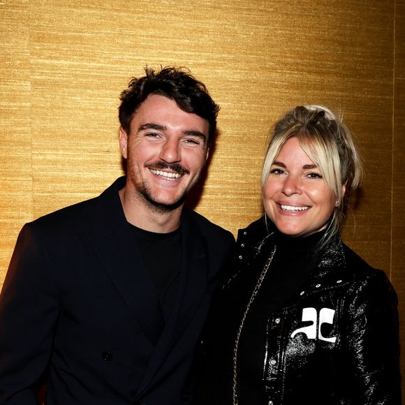 Et les célébrités ont été nombreuses à se réjouir de ce retour de flamme, à l'image de Sophie Tapie, qui publié trois coeurs rouges en commentaires de la publication. 

Sophie Tapie (enceinte) et son mari Baptiste Germain lors du cocktail après-spectacle lors de la soirée Ciné-concert symphonique "Alain Delon, le dernier Samouraï" au Palais des congrès à Paris le jour de son anniversaire le 8 novembre 2024.

© Jacovides / Moreau / Bestimage