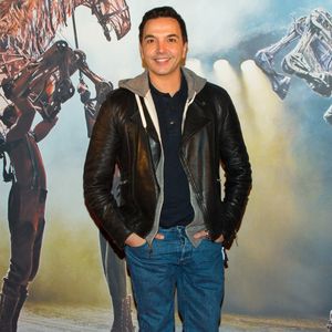 Il a également évoqué ses craintes de père face aux dangers du monde, tout en affirmant qu’il protège ses enfants sans leur transmettre ses peurs. 

Kamel Ouali assiste au spectacle 'Cheval de guerre' à la Seine Musicale à Boulogne-Billancourt, France, le 29 novembre 2019. Photo by Nasser Berzane/ABACAPRESS.COM