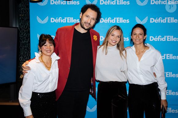 Ly Danh (Co-fondatrice Défi d'Elles), Eric Antoine et sa femme Gennifer Demey, Christelle Gauzet (créatrice de Défi D'Elles et gagnante de l'émission Koh Lanta en 2008) - Conférence de presse de la 9ème édition du Raid Féminin solidaire "Défi d'Elles" en soutien à l' ARSLA ( contre la maladie de Charcot) à l'hôtel Cinq Codet à Paris le 15 décembre 2025. © Tiphaine Praud-Lebely / Bestimage