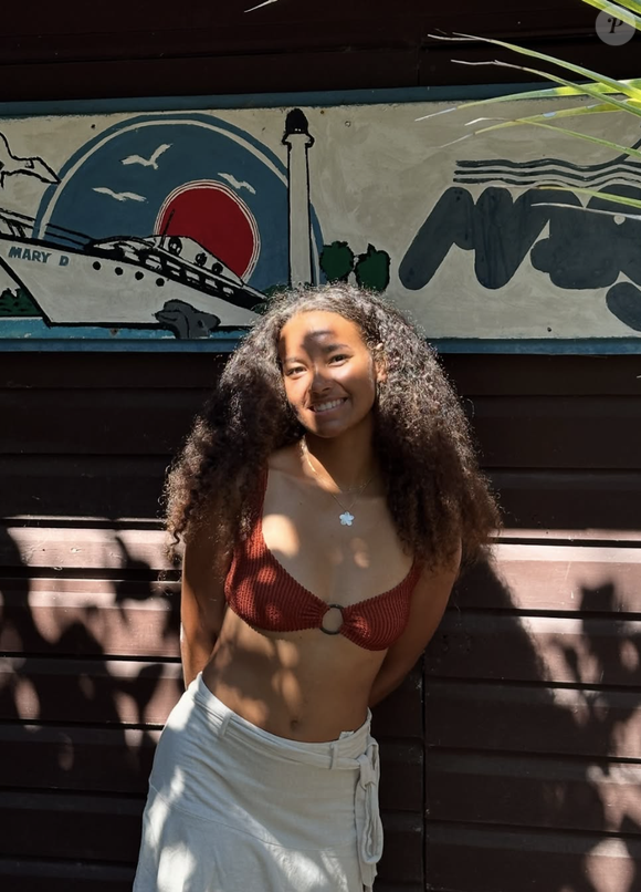 Par ailleurs, elle a enseigné pendant un an en tant que professeure de mathématiques à Marseille et a été sauveteuse plusieurs fois, durant l'été.

Juliette Collet élue Miss Nouvelle-Calédonie 2025