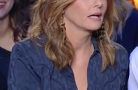 Faustine Bollaert tente de cadrer Arielle Dombasle dans "La boîte à secrets" sur France 3