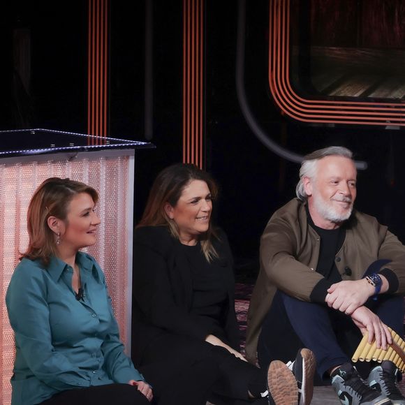 Pour rappel, cette future émission diffusée sur W9 sera baptisée "Tout beau tout neuf" et comprendra d'autres chroniqueurs comme Jordan de Luxe, Valérie Bénaïm ou encore Géraldine Maillet. 

Exclusif - Isabelle Morini-Bosc, Pascale de La Tour du Pin, Valérie Benaim, Jean-Michel Maire, Cyril Hanouna - Plateau de la dernière émission "TPMP" présentée par C.Hanouna à Paris  le 26 mars 2025. © Jack Tribeca / Bestimage