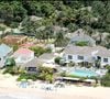 L’ensemble s’inscrit dans la stratégie de montée en gamme du groupe LVMH dans l’hôtellerie de luxe à l’international. 

Exclusif - Hotel Cheval Blanc ex hôtel Ile de France propriété du groupe LVMH sur la plage de Flamands - survol de l'île de Saint-Barthélemy. Daniel Angeli / Bestimage