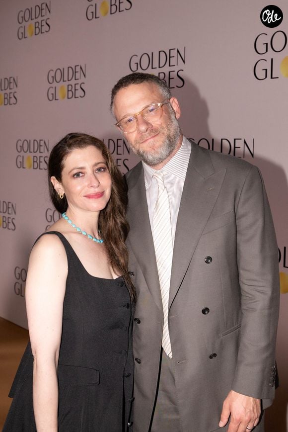 Elle y a affiché une élégante tenue signée Saint Laurent, avec notamment une robe noire en dentelle.

Lauren Miller et Seth Rogen assistent à la soirée de lancement "Road To The Golden Globes" lors du Festival international du film de Toronto 2026, à l’hôtel Four Seasons de Toronto.
© Picjer/imageSPACE via ZUMA Press Wire