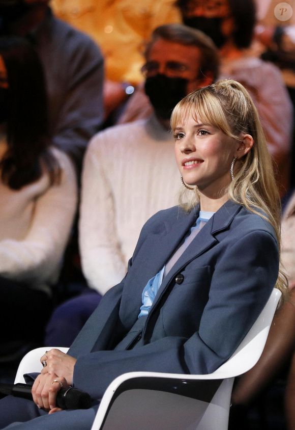 Exclusif - La chanteuse Angele - Enregistrement de l'émission "Le grand échiquier" à Paris, présentée par C.Chazal, et diffusée le 20 décembre sur France 3. Le 25 Novembre 2021
© Dominique Jacovides / Bestimage