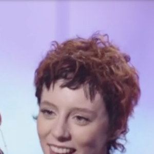 À travers sa chanson marquante Little me, elle s'est livrée avec authenticité sur ses blessures d'enfance.

"The Voice" 30 mai 2026 TF1