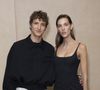 Aliocha Schneider et Charlotte Cardin - Photocall du défilé Jacquemus au 51 rue Raynouard lors de la Fashion Week Masculine prêt-à-porter Automne/Hiver 2025-2026 à Paris © Olivier Borde / Bestimage