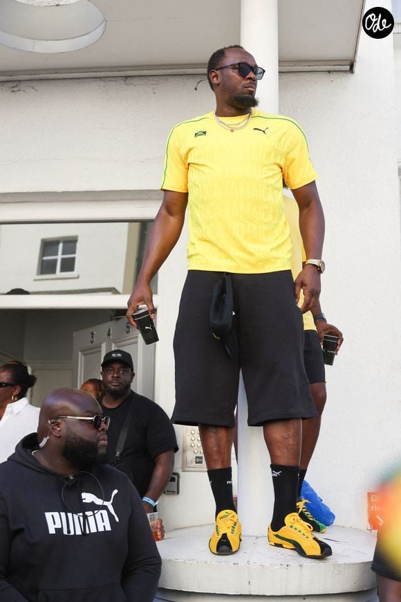 Cette fois, il ne s’agit toutefois pas de rejoindre un club professionnel :

Usain Bolt à Londres, Royaume-Uni, le 25 août 2025. Photo : Lensi Photography/Splash News/ABACAPRESS.COM