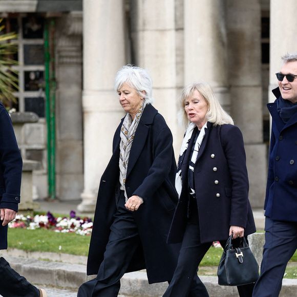 Steevy Boulay, Annie Lemoine, Elisa Servier, Laurent Ruquier - Obsèques d'Isabelle Mergault à la Coupole du Père-Lachaise à Paris le 30 mars 2026. © Cyril Moreau - Dominique Jacovides / Bestimage