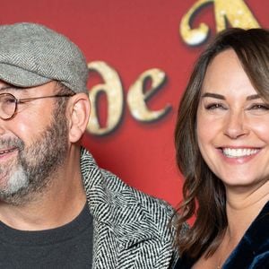 Kad Merad et son épouse Julia Vignali assistent à la première du film « Les Boules de Noël » au Pathé Wepler, le 14 novembre 2024 à Paris, en France. Photo : Alexis Jumeau/ABACAPRESS.COM
