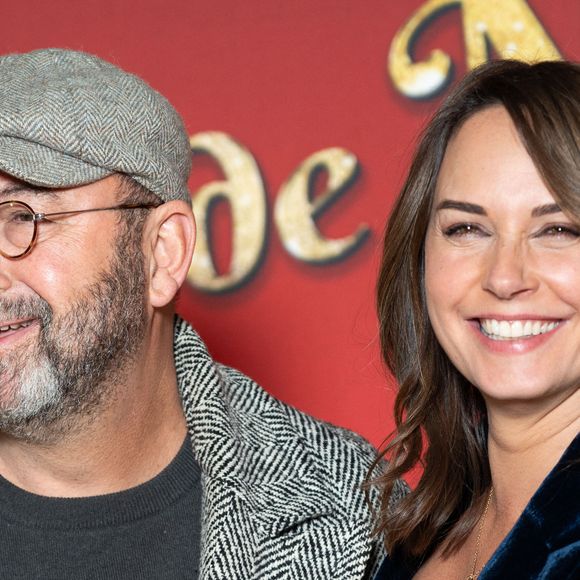 Kad Merad et son épouse Julia Vignali assistent à la première du film « Les Boules de Noël » au Pathé Wepler, le 14 novembre 2024 à Paris, en France. Photo : Alexis Jumeau/ABACAPRESS.COM