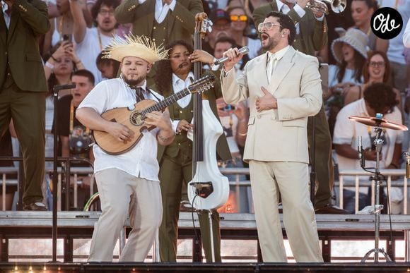 D'après les médias locaux, ces derniers étaient de la taille d'une noix.

Bad Bunny (Benito Antonio Martinez Ocasio) à son concert de Milan juillet 2026 (Crédit Image : © Mirko Fava/IPA via ZUMA Press)